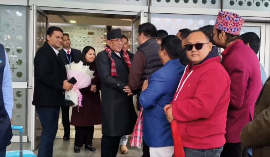 पूर्व प्रधानमन्त्री प्रचण्ड नयाँ दिल्लीमा