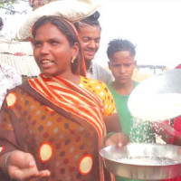 प्लास्टिक टनेल र बीउ पाएपछि महिला उत्साही