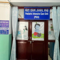 पोखरा महानगरका अधिकृत गिरी घुससहित पक्राउ