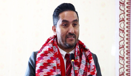 निर्वाचनमा उम्मेदवारी दिनेबारे कुनै निर्णय गरेकाे छैन : सञ्चारमन्त्री खरेल