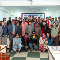 वनको खाली जग्गामा खेती गरेर आम्दानी गर्दै महिला