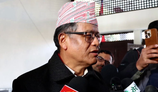 सबैलाई एकताबद्ध गरेर लैजान छलफल जारी छ : उपसभापति गुरुङ