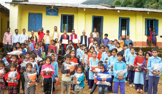 दुई हजारले पाए निःशुल्क न्यानो लुगा