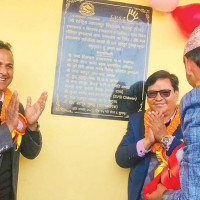 विद्यार्थीलाई न्यानो पोसाक