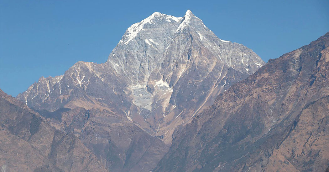 कालापत्थरमा परिणत भएको नीलगिरि हिमाल