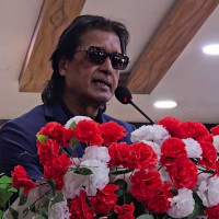 मध्यरातमा बाटोमै सुत्केरी