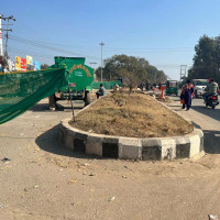 मध्यमार्गी निकास खोज्न गृहकार्य