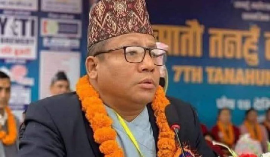 सडक ऐना हराउँदा बढ्यो दुर्घटना जोखिम