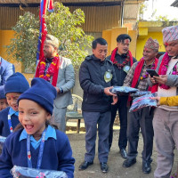 खुमा फाउण्डेसनद्वारा सात सय विद्यार्थीलाई न्यानो कपडा