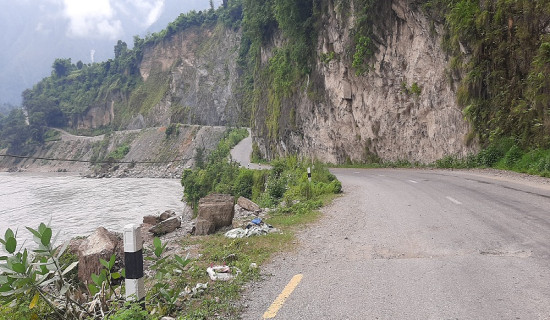 गुल्मीमा सवारी धनी मालामाल, यात्रु सधैँको मर्कामा