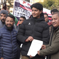 दलित परिवारलाई चिसोबाट जोगाउन न्यानो कपडा