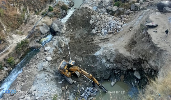 बाजुराको दानसाँगु खोलामा बेलिब्रिज निर्माण तीव्र