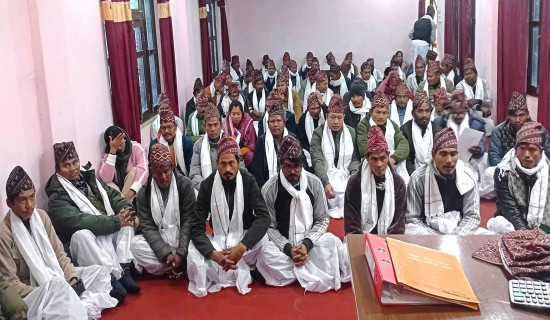 बरघर चयन गर्न थारू भेला