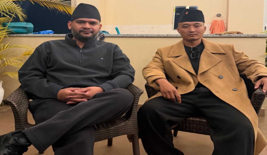 बालेनसँगै सुधन गुरुङ रास्वपा प्रवेश