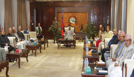 प्रधानमन्त्री र आयोगका पदाधिकारीबिच छलफल