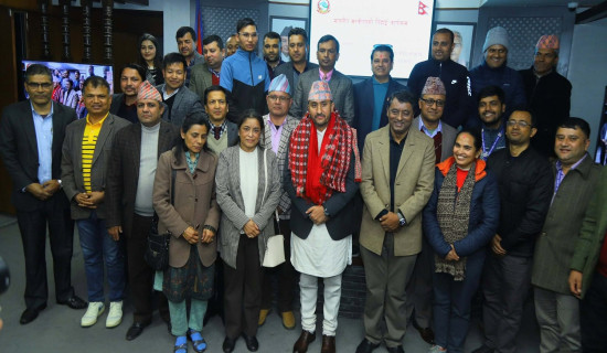 ४० बढी निर्णय कार्यान्वयन गराएँ : मन्त्री खरेल