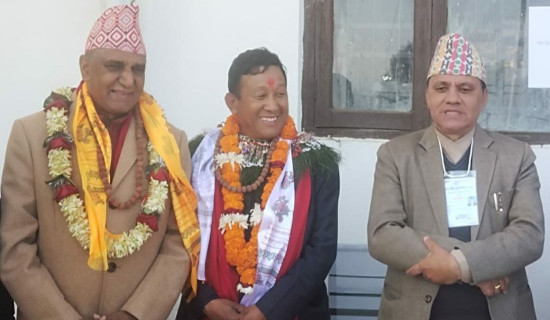 पूर्व सञ्चारमन्त्री गुरुङद्वारा उम्मेदवारी दर्ता