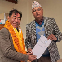 उज्यालो नेपाल पार्टीबाट टिकट लिएर रास्वपालाई समर्थन