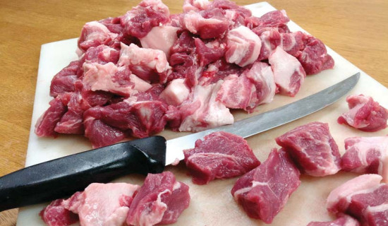 चुनावको मौका छोपेर बढाइयो मासुको मूल्य