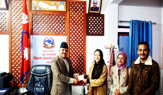 निवेदन दिएकाे दस वर्षपछि आमाको नामबाट नागरिकता