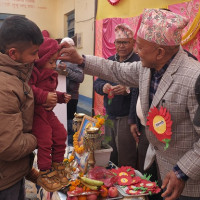 सरकारी जग्गा अतिक्रमण गरी बनाइएका भवनमा चल्यो डोजर