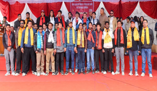 दीपेन्द्र अग्रवालसहित शेयर बजारका लगानीकर्ता एमालेमा प्रवेश