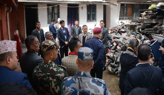 गोरुसिङ्गे–सन्धिखर्क सडकको बेहाल अवस्था : यात्रुलाई सास्ती