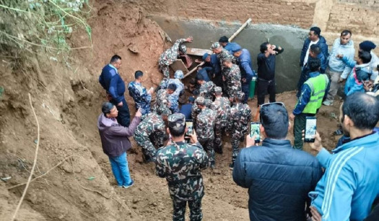 धादिङमा माटोको ढिस्कोले पुरिएर घाइते दुई जनाको उद्धार