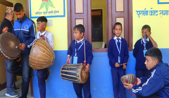 पन्चैबाजा संरक्षणमा जुटे विद्यार्थी