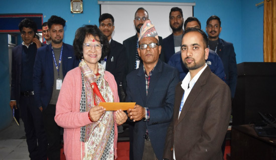 धौलागिरी अस्पतालबाट अन्य अस्पतालले सिक्नु पर्दछ : स्वास्थ्यमन्त्री गौतम