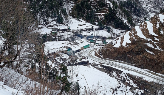 रुकुमपूर्वमा हिमपात, मध्यपहाडी लोकमार्ग ठप्प