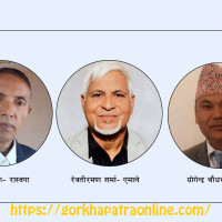 बाजा बनाउँदै कृष्णबहादुर