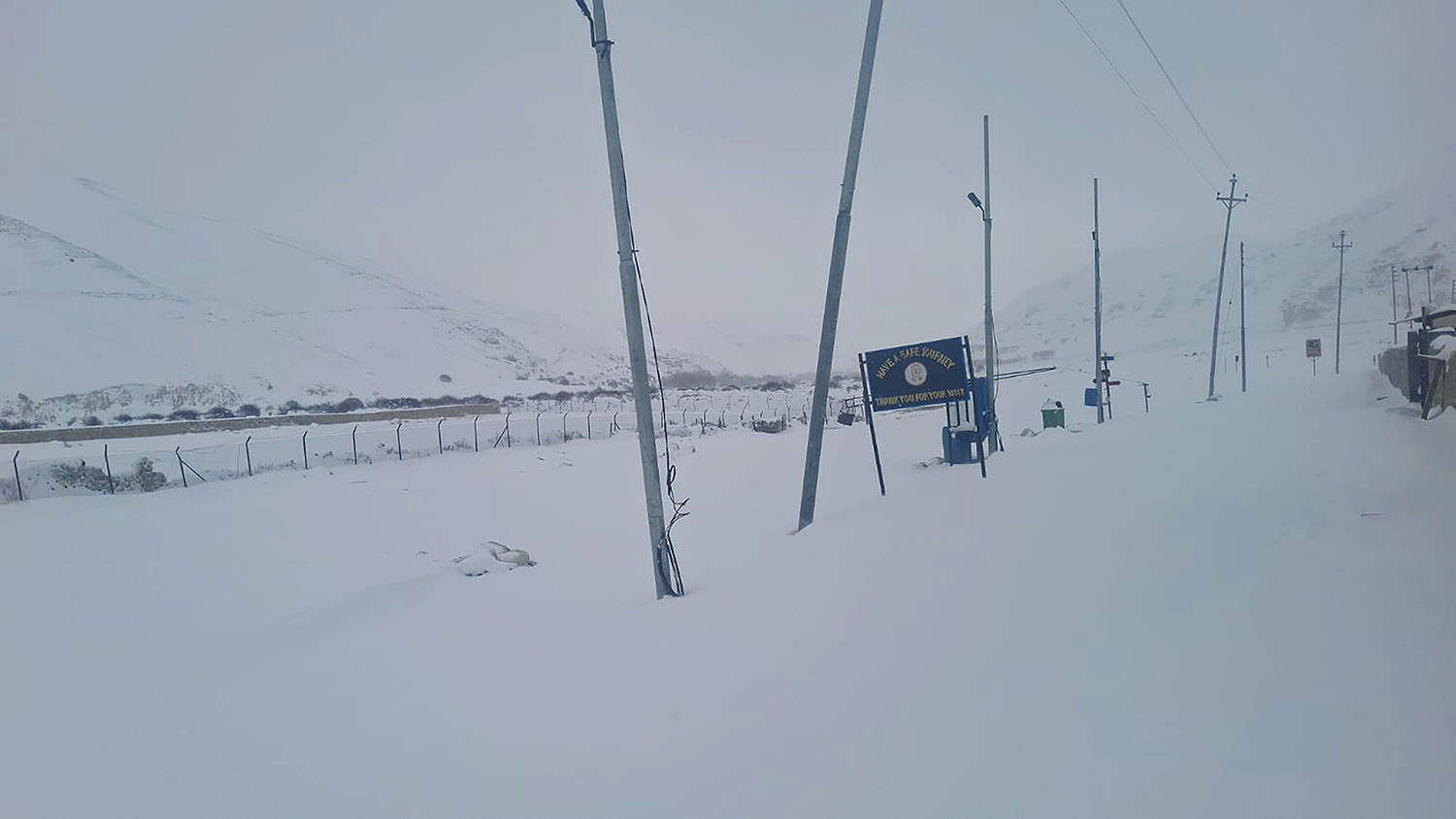 लोमान्थाङ क्षेत्रमा हिमपात