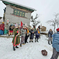 वर्षाले काँचो इँटामा क्षति