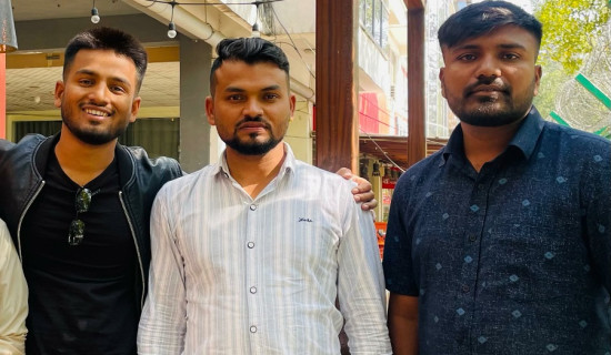 कोरोना झस्काउँदै कोरोना बिमा