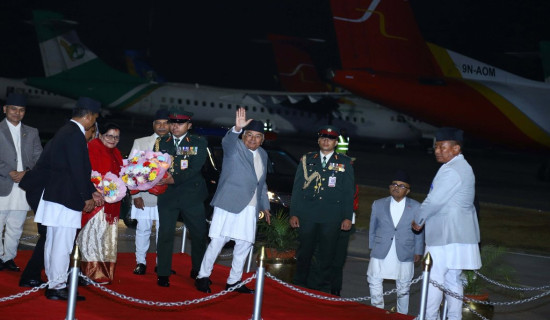 करछलीको  ८९ लाख मूल्यको मुस्ताङ गोल्ड रक्सी बरामद