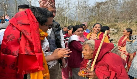 मतदाता भेटघाटमा व्यस्त राजनीतिक दल र उम्मेदवार