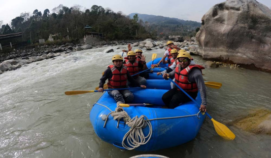 रौनक घट्यो, आम्दानी सुक्यो