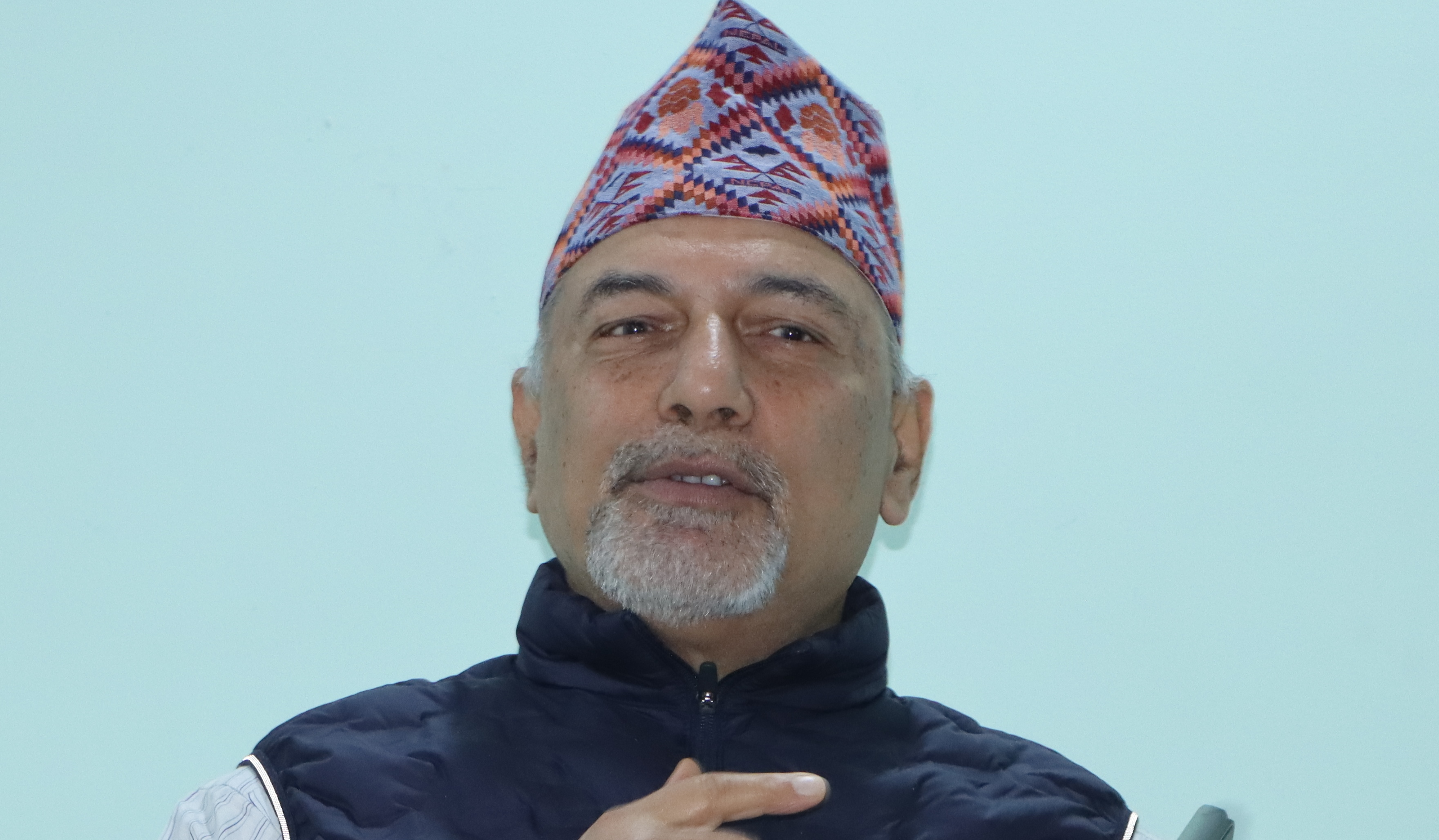 पत्रकारले आफ्नो ओज घटाउन हुन्न : आचार्य