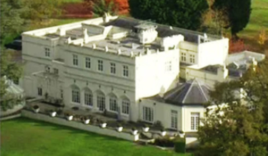 एन्ड्र्युद्वारा विन्डसर आवास परित्याग