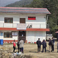 मिक्वाखोला गाउँपालिकाको कार्यालयमा ताला