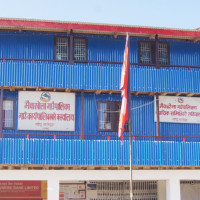 भक्तजनलाई मुक्तिनाथ मन्दिरमा दर्शन गर्न लगिँदै