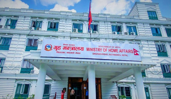 गहुँ खेतमा आयोजना गरिको राजनीतिक कार्यक्रमको सर्वत्र विरोध