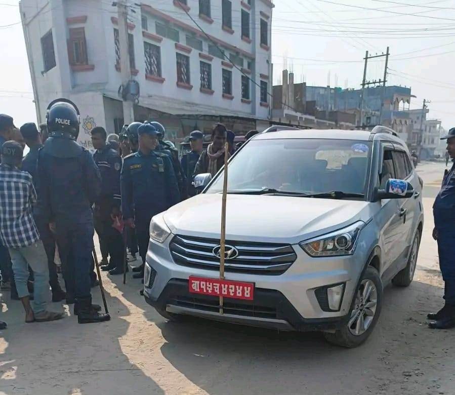 रास्वपा उम्मेदवारको गाडीको ठक्करबाट चार वर्षीया बालिकाको मृत्यु