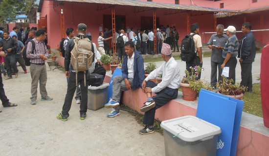 महादेवबेँसीमा यात्रुवाहक बस एकआपसमा ठोक्किएर दुर्घटना : एक जनाको मृत्यु