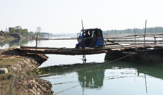 बैतडीमा ३८७ नाल भरुवा बन्दुक प्रशासनलाई बुझाइयो
