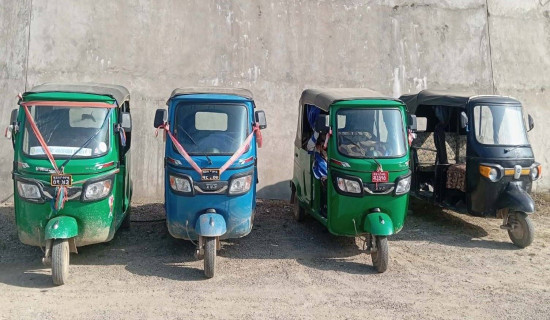 लाइसेन्सविना चलाइएका १८ अटोरिक्सा नियन्त्रणमा