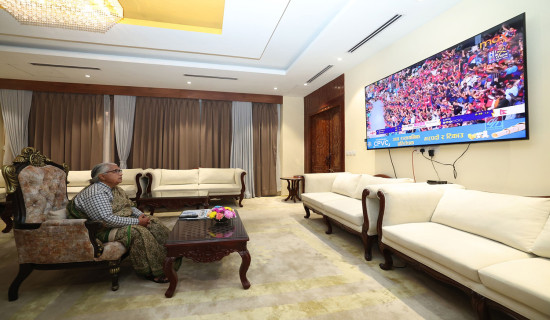 विश्वकप क्रिकेट हेर्दै प्रधानमन्त्री कार्की