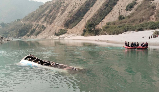 रामेछाप बस दुर्घटना अपडेटः मृतकको सङ्ख्या १२ पुग्यो