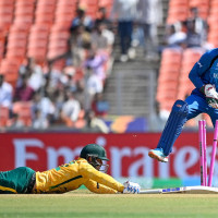 सगरमाथा जाने बाटो भत्किएपछि आरोहण ठप्प